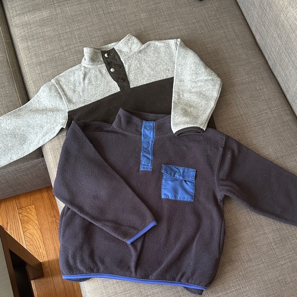 Old Navy Gray and Black Sweater with Blue Accents